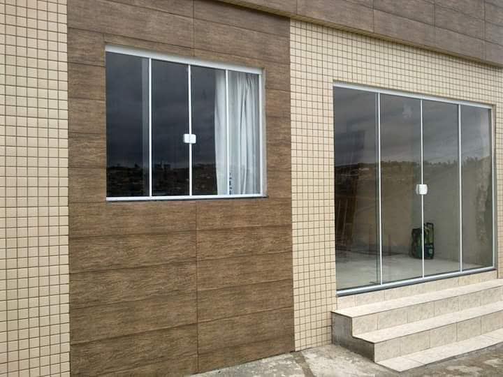 Vidraçaria e acabamento com vidros de alta resistência